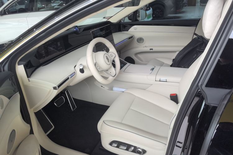 Used Hima S9T 2025 Model Range-Extended Max Left Front Seat