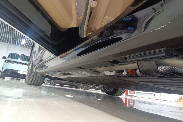 Used Hima S9T 2025 Model Range-Extended Ultra Long-Range Version Left Side Sill
