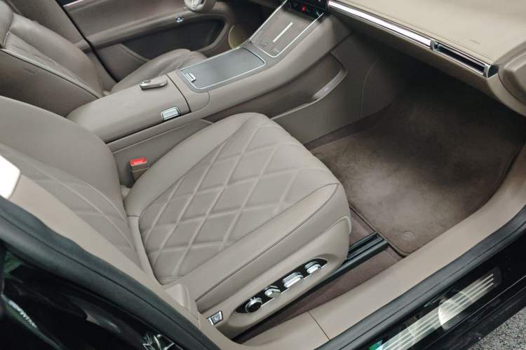 Used Hima S9T 2025 Model Range-Extended Ultra Long-Range Version Right Front Seat