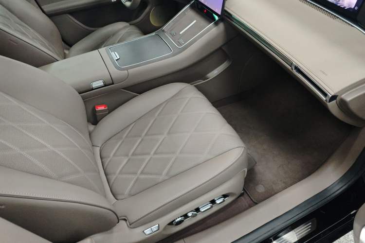 Used Hima S9T 2025 Model Range-Extended Ultra Long-Range Version Right Front Seat