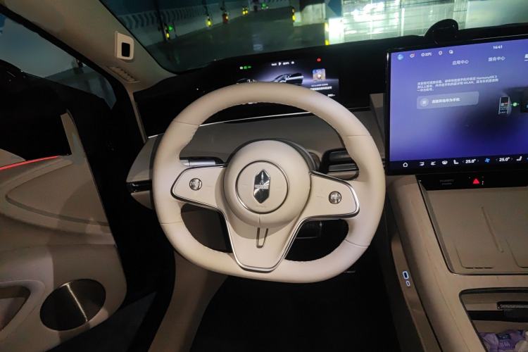 Used Hima S9T 2025 Model Pure Electric Four-Wheel-Drive Max Steering Wheel