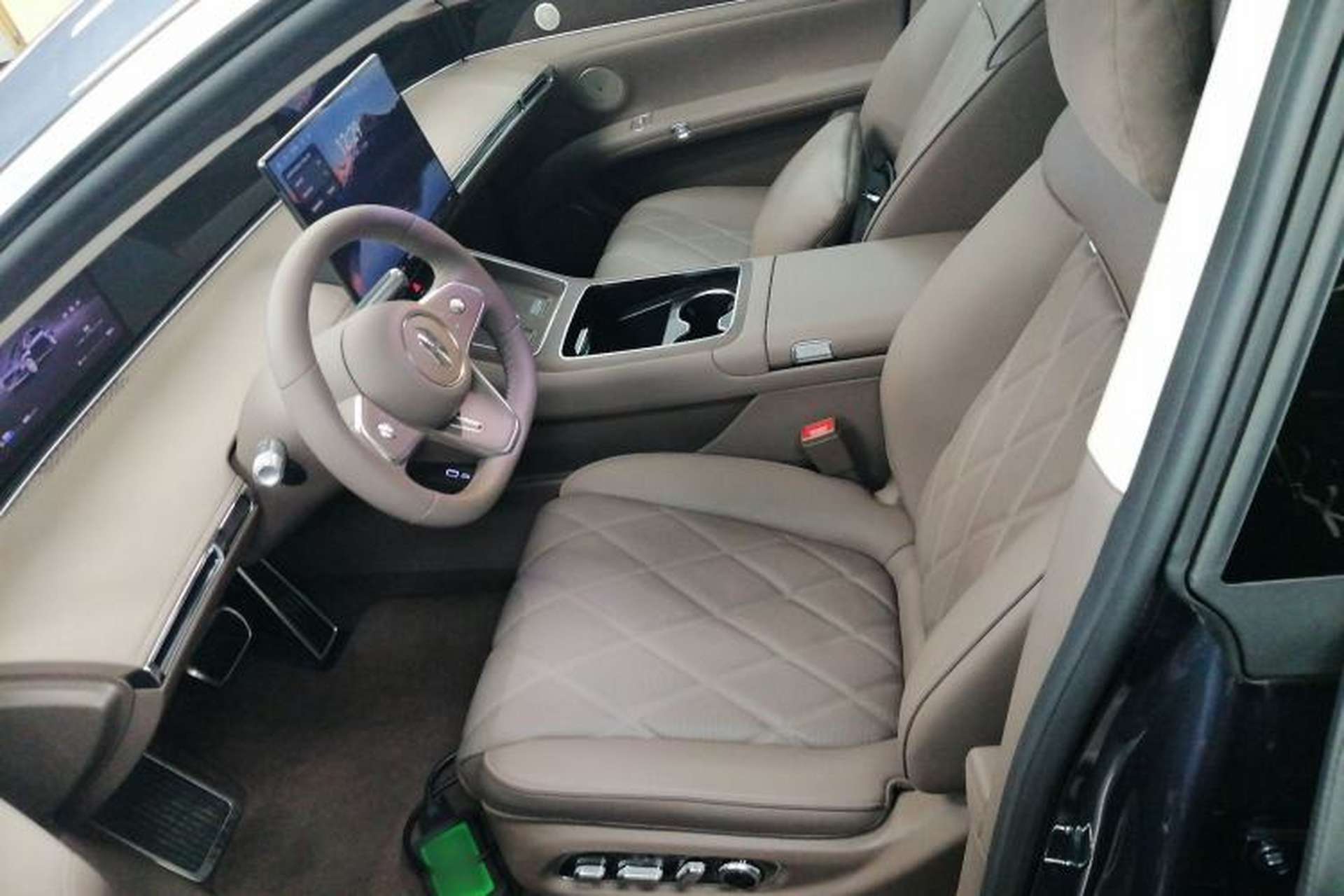 Used Hima S9T 2025 Model Range-Extended Ultra Long-Range Version Left Front Seat
