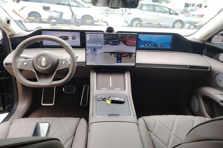 Used Hima S9T 2025 Model Range-Extended Ultra Long-Range Version Center Console