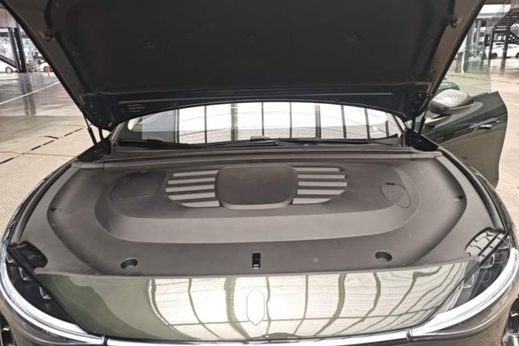 Used Hima S9T 2025 Model Range-Extended Ultra Long-Range Version Engine Bay