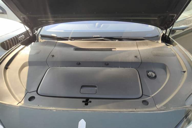 Used Hima S9T 2025 Model Pure Electric Four-Wheel-Drive Ultra Engine Bay