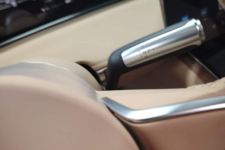 Used Hima S9T 2025 Model Pure Electric Four-Wheel-Drive Ultra Gear Lever