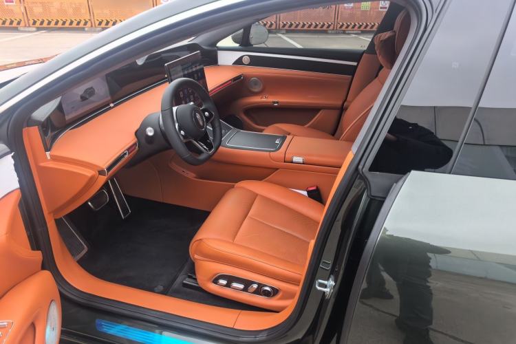 Used Hima S9T 2025 Model Range-Extended Ultra Long-Range Version Interior 1
