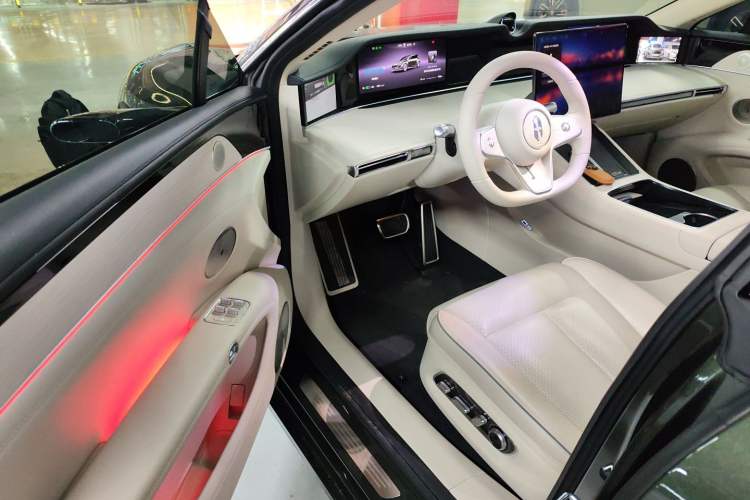 Used Hima S9T 2025 Model Pure Electric Four-Wheel-Drive Ultra Interior 3
