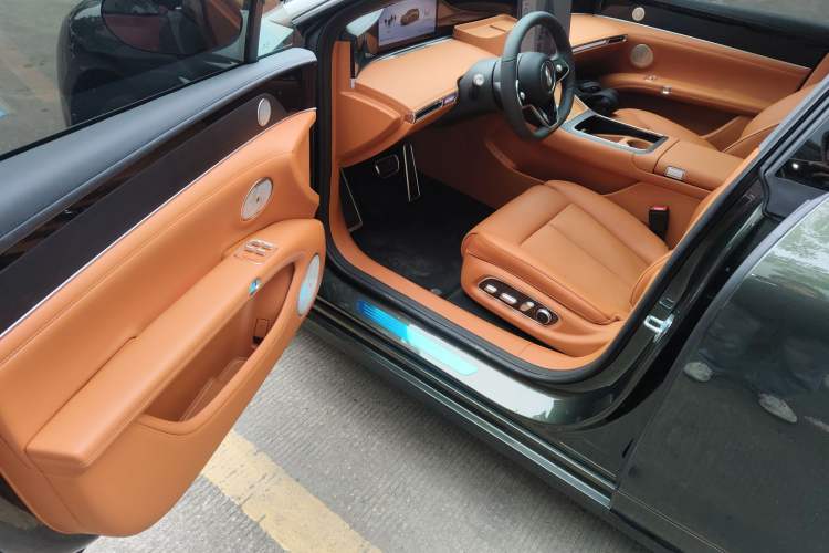 Used Hima S9T 2025 Model Pure Electric Rear-Drive Max Interior 3
