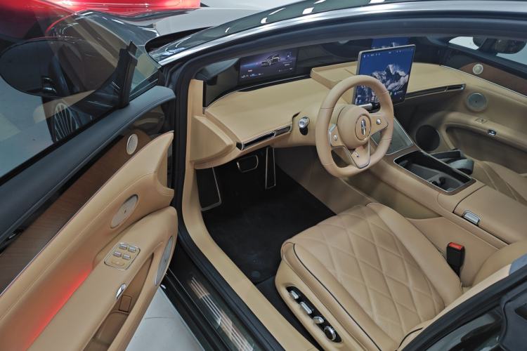 Used Hima S9T 2025 Model Range-Extended Ultra Long-Range Version Interior 3