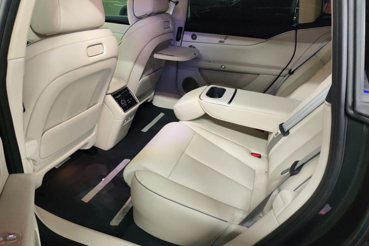 Used Hima S9T 2025 Model Pure Electric Four-Wheel-Drive Ultra Interior 4