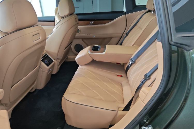 Used Hima S9T 2025 Model Pure Electric Four-Wheel-Drive Ultra Interior 4