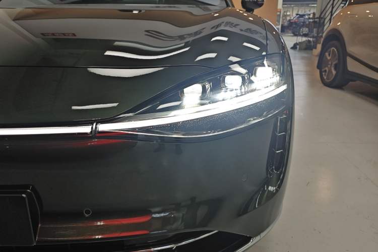 Used Hima S9T 2025 Model Range-Extended Ultra Long-Range Version Left Front Headlight
