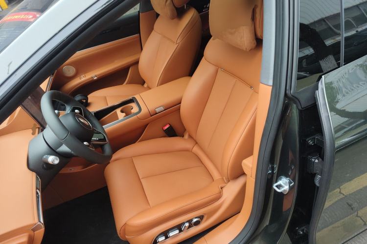 Used Hima S9T 2025 Model Pure Electric Rear-Drive Max Left Front Seat