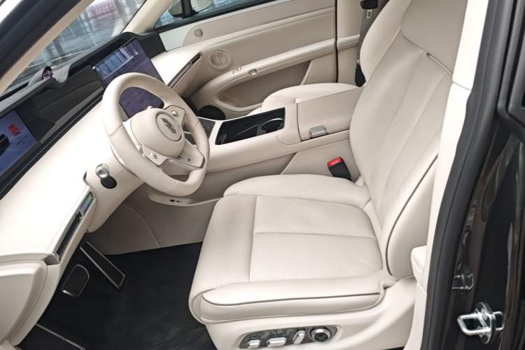 Used Hima S9T 2025 Model Range-Extended Ultra Long-Range Version Left Front Seat