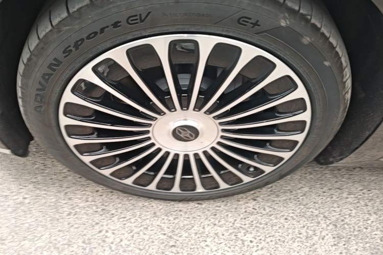 Used Hima S9T 2025 Model Range-Extended Ultra Long-Range Version Left Front Wheel Hub
