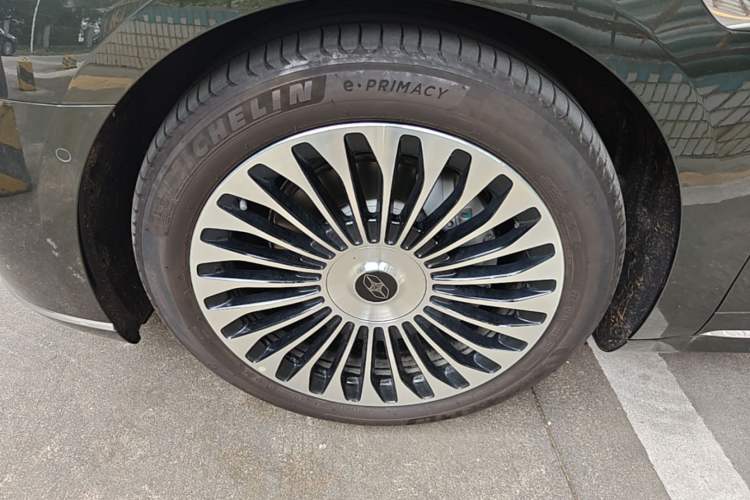 Used Hima S9T 2025 Model Pure Electric Four-Wheel-Drive Ultra Left Front Wheel Hub