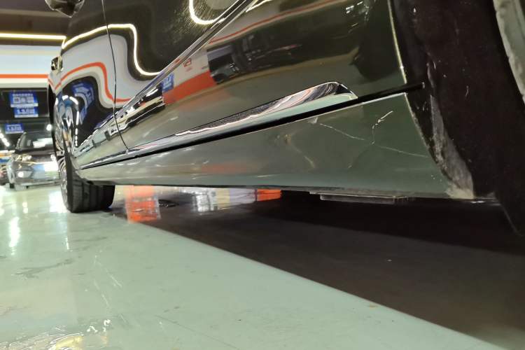 Used Hima S9T 2025 Model Pure Electric Four-Wheel-Drive Ultra Left Side Sill