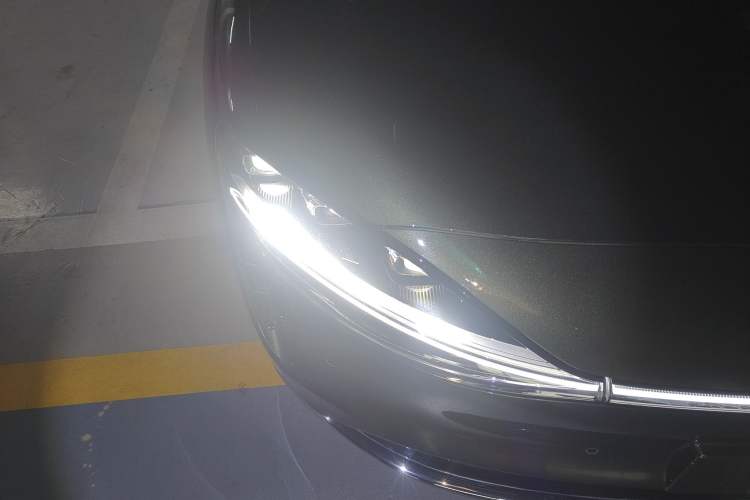 Used Hima S9T 2025 Model Range-Extended Ultra Long-Range Version Right Front Headlight
