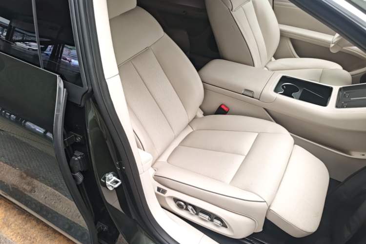 Used Hima S9T 2025 Model Range-Extended Ultra Long-Range Version Right Front Seat