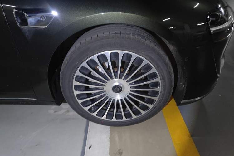 Used Hima S9T 2025 Model Range-Extended Ultra Long-Range Version Right Front Wheel Hub