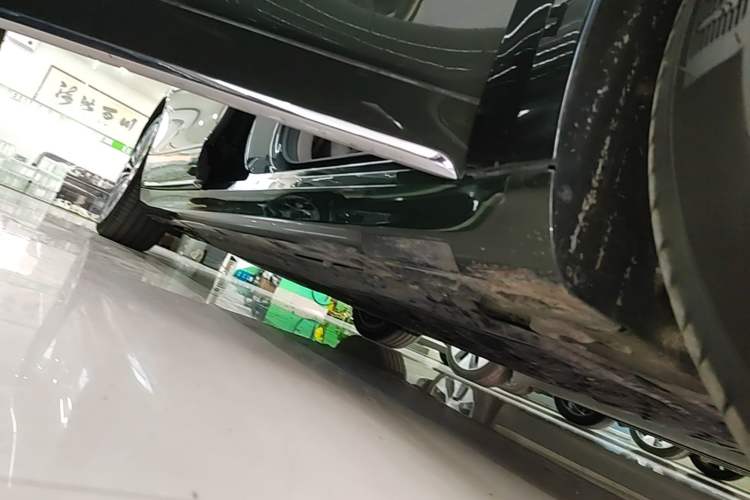 Used Hima S9T 2025 Model Pure Electric Four-Wheel-Drive Ultra Right Side Sill