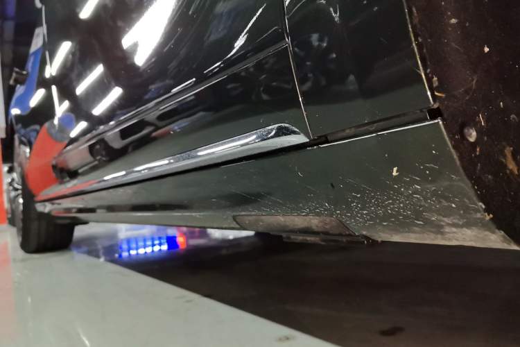 Used Hima S9T 2025 Model Pure Electric Four-Wheel-Drive Ultra Right Side Sill