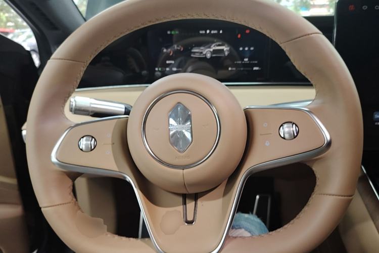 Used Hima S9T 2025 Model Pure Electric Four-Wheel-Drive Ultra Steering Wheel