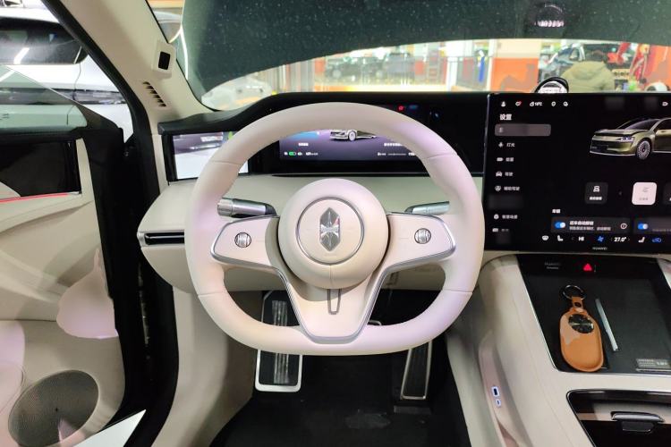 Used Hima S9T 2025 Model Pure Electric Four-Wheel-Drive Ultra Steering Wheel