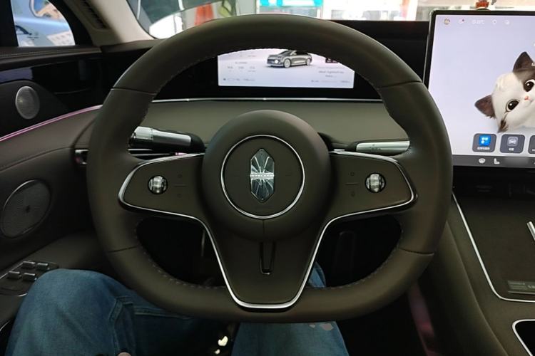 Used Hima S9T 2025 Model Pure Electric Four-Wheel-Drive Ultra Steering Wheel