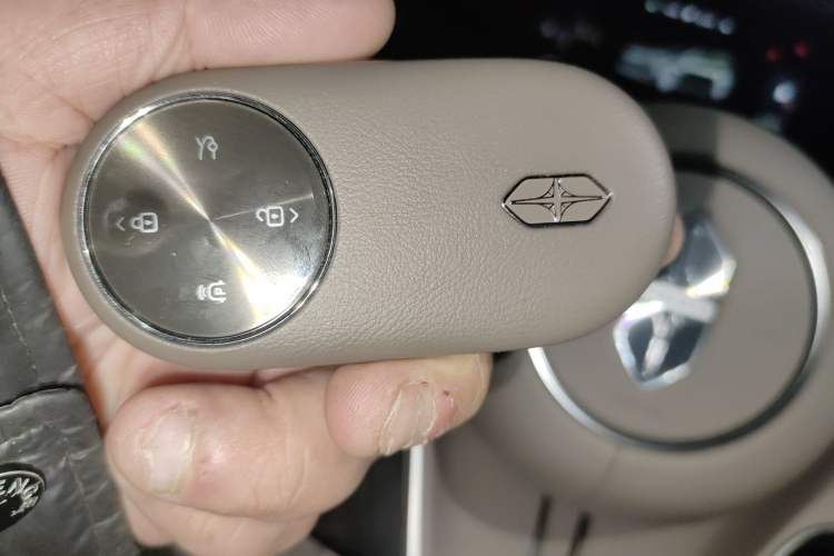 Used Hima S9T 2025 Model Range-Extended Max Vehicle Key