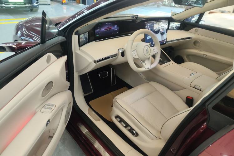 Used Hima S9T 2025 Model Pure Electric Four-Wheel-Drive Ultra Interior 3