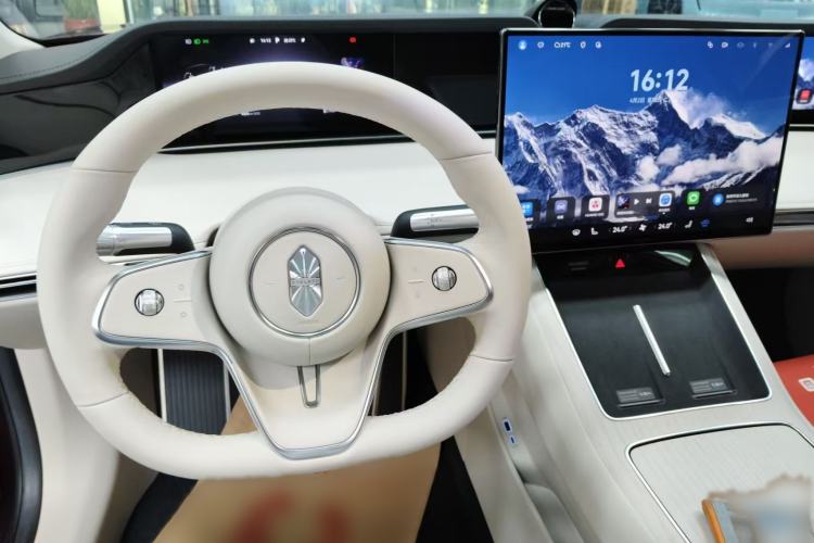 Used Hima S9T 2025 Model Range-Extended Ultra Long-Range Version Interior 3