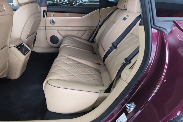 Used Hima S9T 2025 Model Pure Electric Four-Wheel-Drive Ultra Interior 4