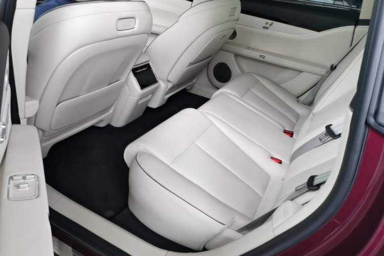 Used Hima S9T 2025 Model Range-Extended Ultra Long-Range Version Left Rear Seat