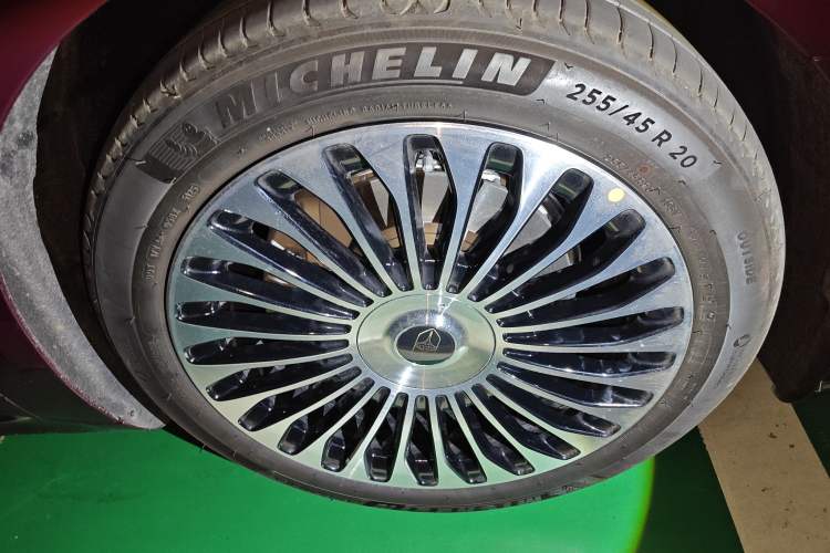 Used Hima S9T 2025 Model Range-Extended Max Right Front Wheel Hub