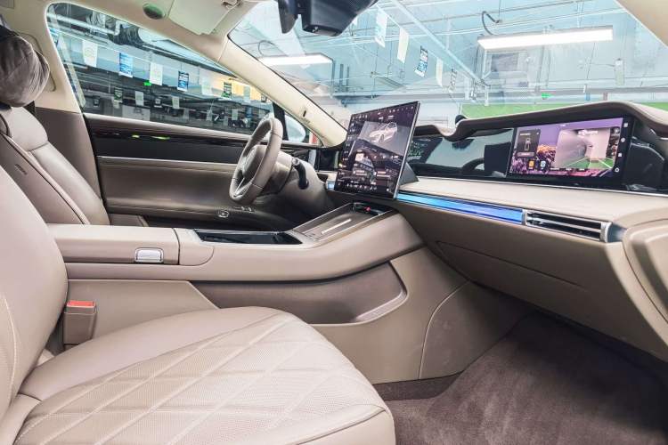 Used Hima S9T 2025 Model Range-Extended Ultra Long-Range Version Interior 9