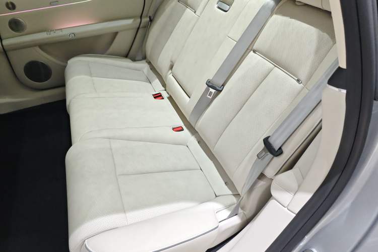 Used Hima S9T 2025 Model Pure Electric Four-Wheel-Drive Ultra Left Rear Seat