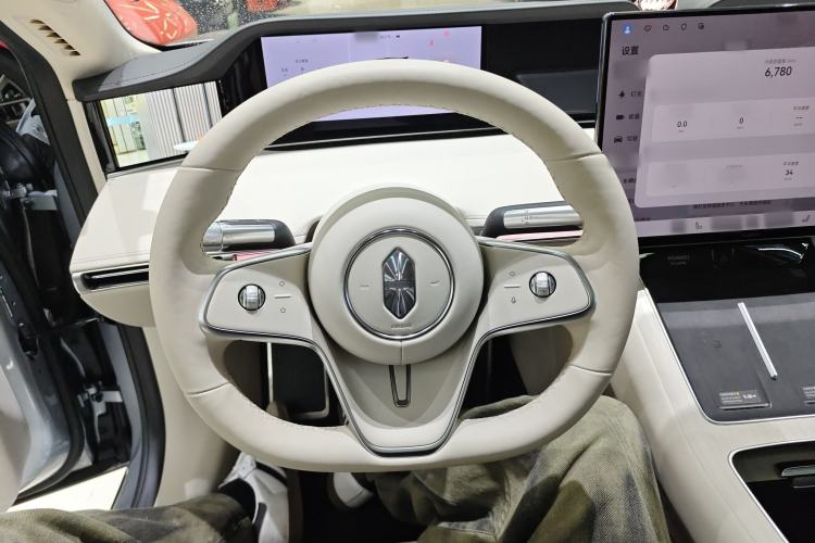 Used Hima S9T 2025 Model Pure Electric Four-Wheel-Drive Ultra Steering Wheel