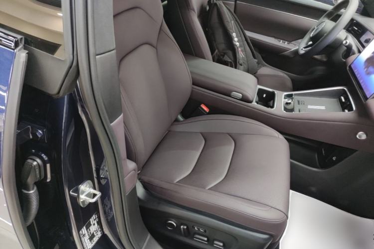 Used Hima Shangjie Z7 2026 Model Ultra Right Front Seat