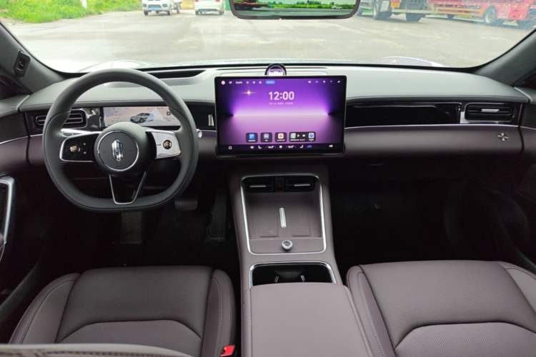Used Hima Shangjie Z7 2026 Model Max Center Console