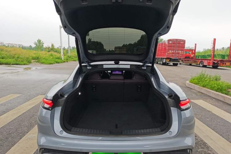 Used Hima Shangjie Z7 2026 Model Max Trunk
