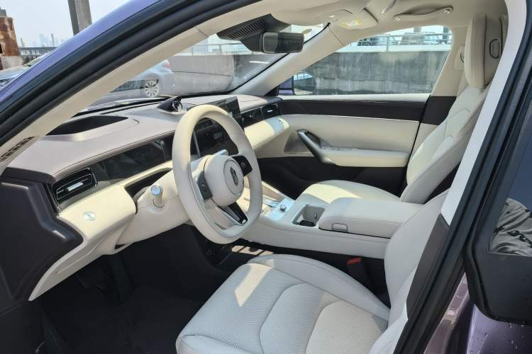 Used Hima Shangjie Z7 2026 Model Max Interior 2