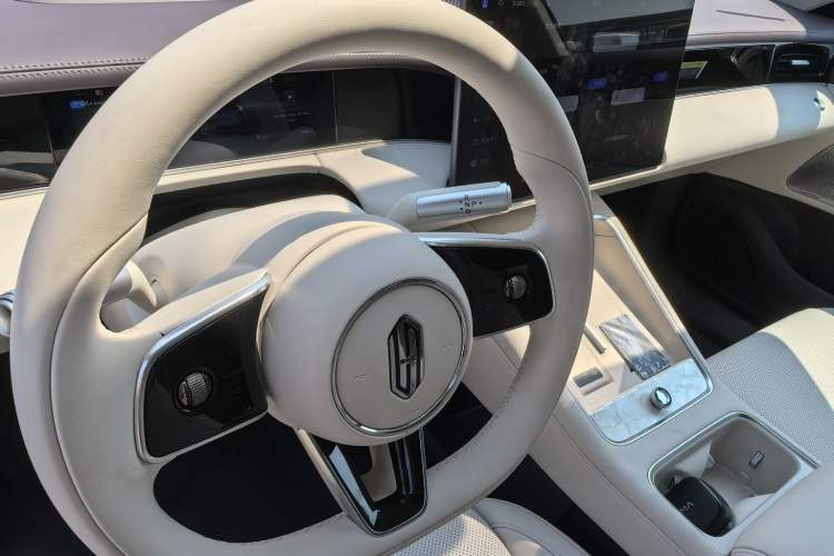 Used Hima Shangjie Z7 2026 Model Max Interior 3
