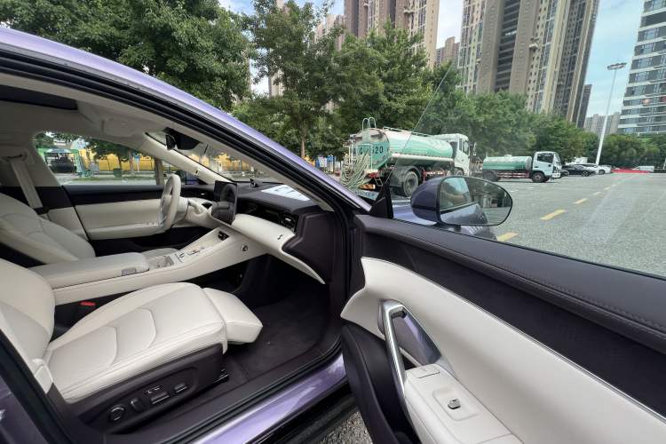Used Hima Shangjie Z7 2026 Model Max Right Front Seat