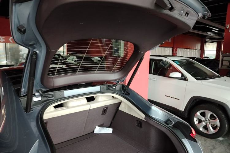 Used Hima Shangjie Z7 2026 Model Max+ Trunk