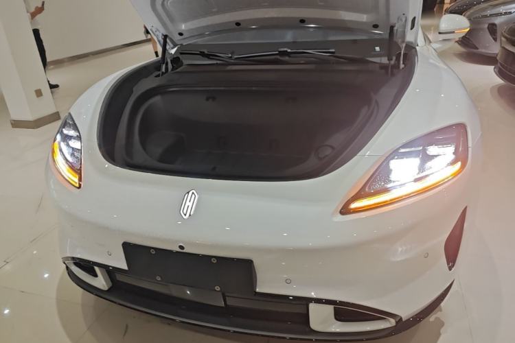 Used Hima Shangjie Z7 2026 Model Ultra Engine Bay