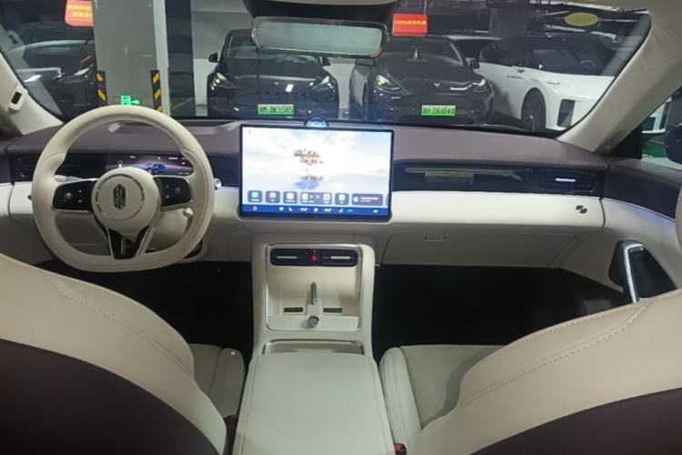 Used Hima Shangjie Z7T 2026 Model Max+ Center Console