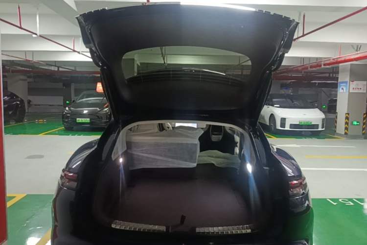 Used Hima Shangjie Z7T 2026 Model Max+ Trunk