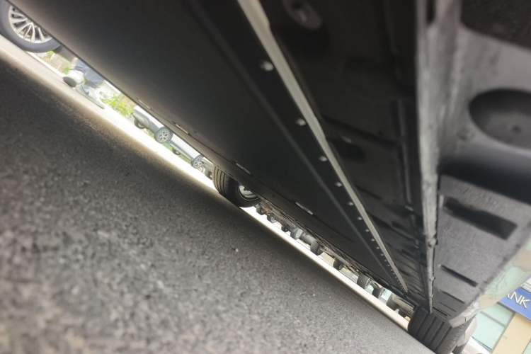 Used Hima Shangjie Z7T 2026 Model Max Chassis Rear Right